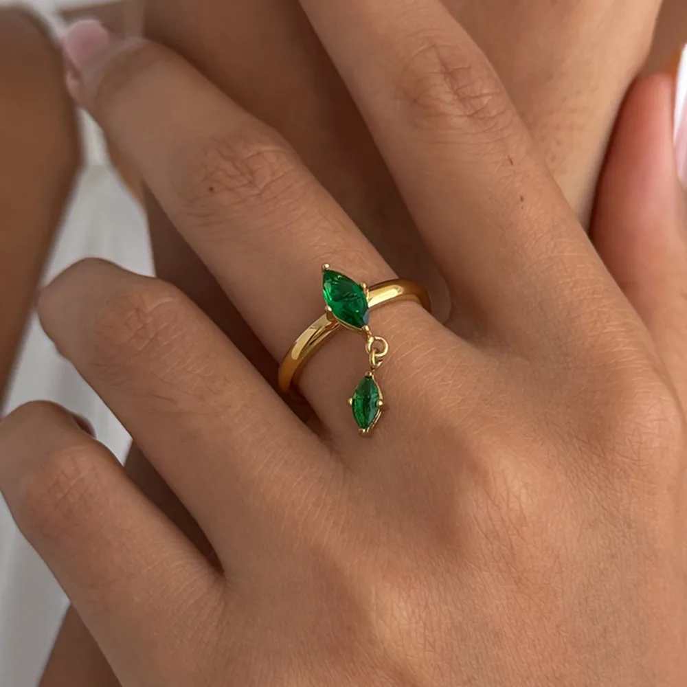 PuRui Exquisite 18K Gold Plated Stainless Steel Ring Women Retro Sparkling Zircon Water Drop Pendant Finger Ring Jewelry Gift
PuRui Exquisite 18K Gold Plated Stainless Steel Ring Women Retro Sparkling Zircon Water Drop Pendant Finger Ring Jewelry Gift