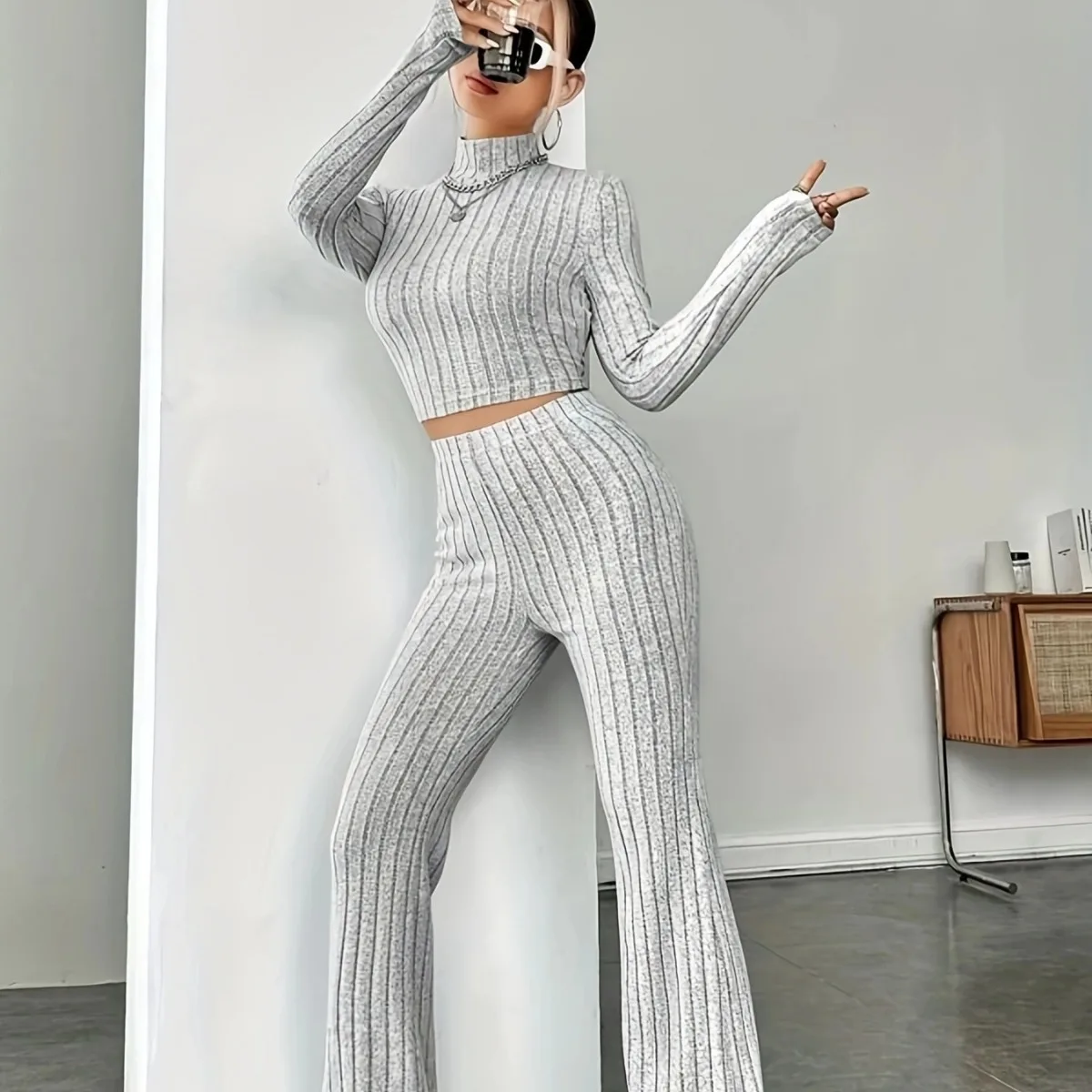 2025 Tight Fashion Solid Color Pit Strip Women's Set Long Sleeve Knitted Shirt Bottom Shirt for Women
2025 Tight Fashion Solid Color Pit Strip Women's Set Long Sleeve Knitted Shirt Bottom Shirt for Women