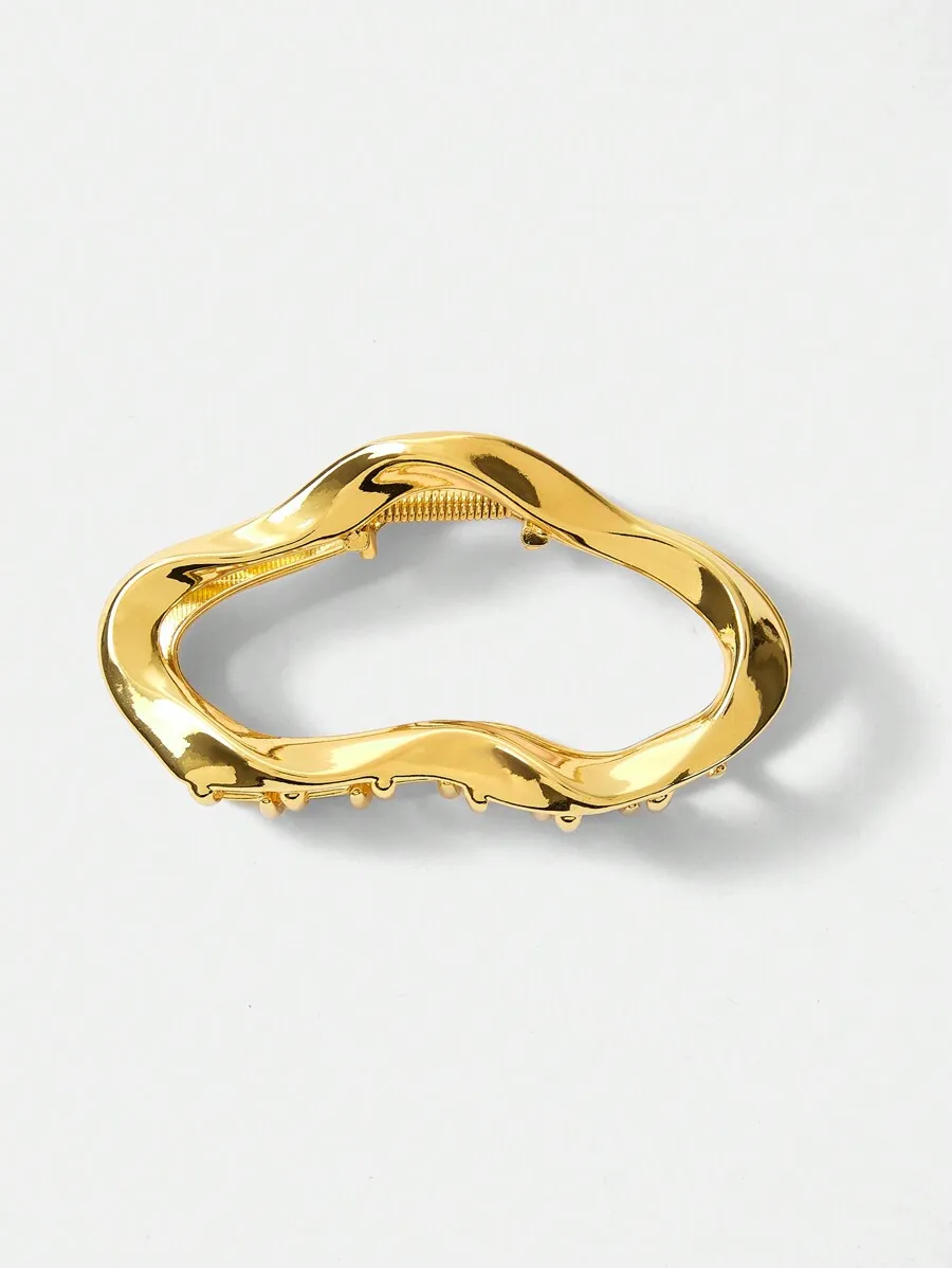 Gold Plated Asymmetric Hollow Hair Claw Clip For Women
Gold Plated Asymmetric Hollow Hair Claw Clip For Women