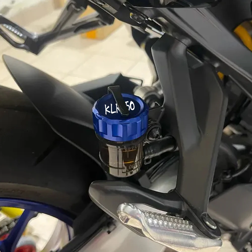 For Kawasaki KLR250 1993-2002 KLR650 1984-2015 2014 Motorcycle KLR 250 650 Rear Brake Fluid Cylinder Reservoir Pump Cover Cap
For Kawasaki KLR250 1993-2002 KLR650 1984-2015 2014 Motorcycle KLR 250 650 Rear Brake Fluid Cylinder Reservoir Pump Cover Cap