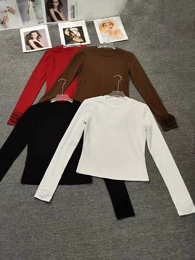 Осенью 2023 года: футболка в полоску с круглым вырезом в стиле ретро с длинными рукавами — это модный и универсальный вязаный пуловер.
Осенью 2023 года: футболка в полоску с круглым вырезом в стиле ретро с длинными рукавами — это модный и универсальный вязаный пуловер.