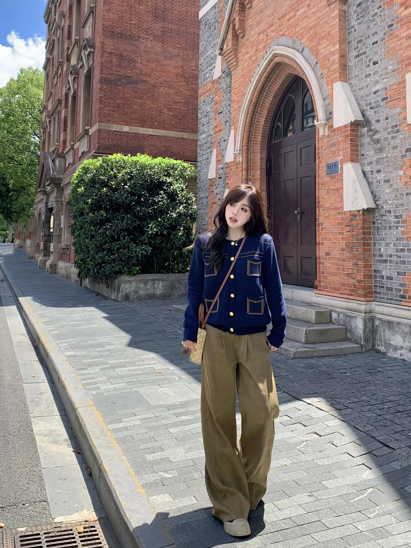 High Waist Wide Leg Jeans Women's Loose Fit Slimming Straight Washed Denim Casual High Waist Loose Fit Straight Leg Jeans
High Waist Wide Leg Jeans Women's Loose Fit Slimming Straight Washed Denim Casual High Waist Loose Fit Straight Leg Jeans