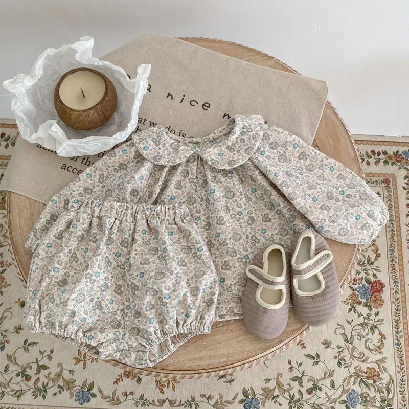 Autumn New Baby Clothing, 0-3 Year Old Girl Print Doll Neck Long sleeved Top+Bread Pants Two Piece Set
Autumn New Baby Clothing, 0-3 Year Old Girl Print Doll Neck Long sleeved Top+Bread Pants Two Piece Set