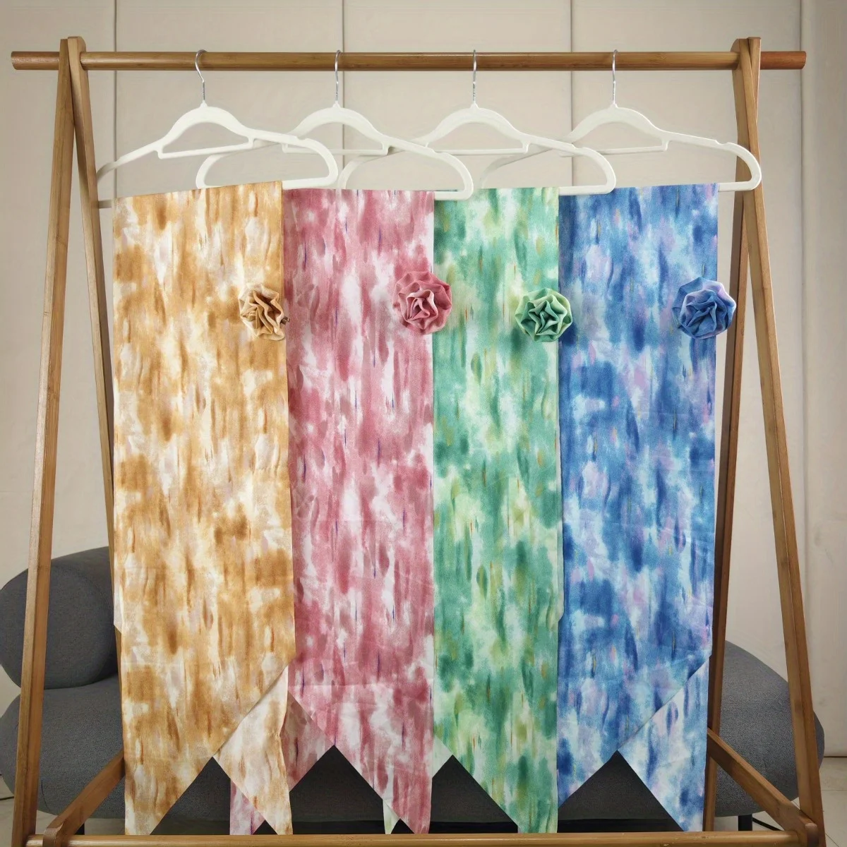 1 PCS new Korean version milk silk flower long scarf scarf, high-end and feminine fashion multifunctional scarf
1 PCS new Korean version milk silk flower long scarf scarf, high-end and feminine fashion multifunctional scarf