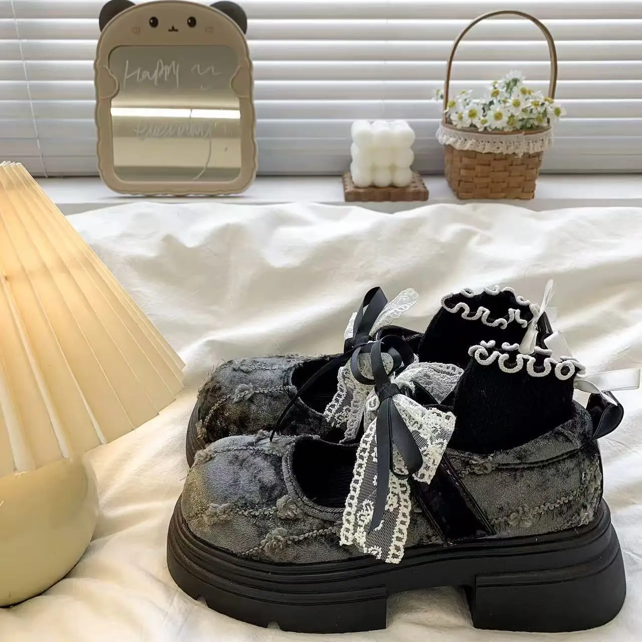 2026 New Women's Platform Mary Janes Embroidered Butterfly Knot Retro Loafers Spring Summer Chinese Style Single Shoes
2026 New Women's Platform Mary Janes Embroidered Butterfly Knot Retro Loafers Spring Summer Chinese Style Single Shoes