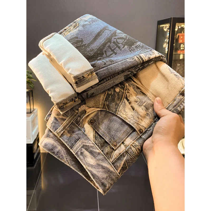 Американские элитные мужские джинсы с ретро-принтом, новинка осени 2025 года, крутые и свободные длинные брюки прямого кроя
Американские элитные мужские джинсы с ретро-принтом, новинка осени 2025 года, крутые и свободные длинные брюки прямого кроя