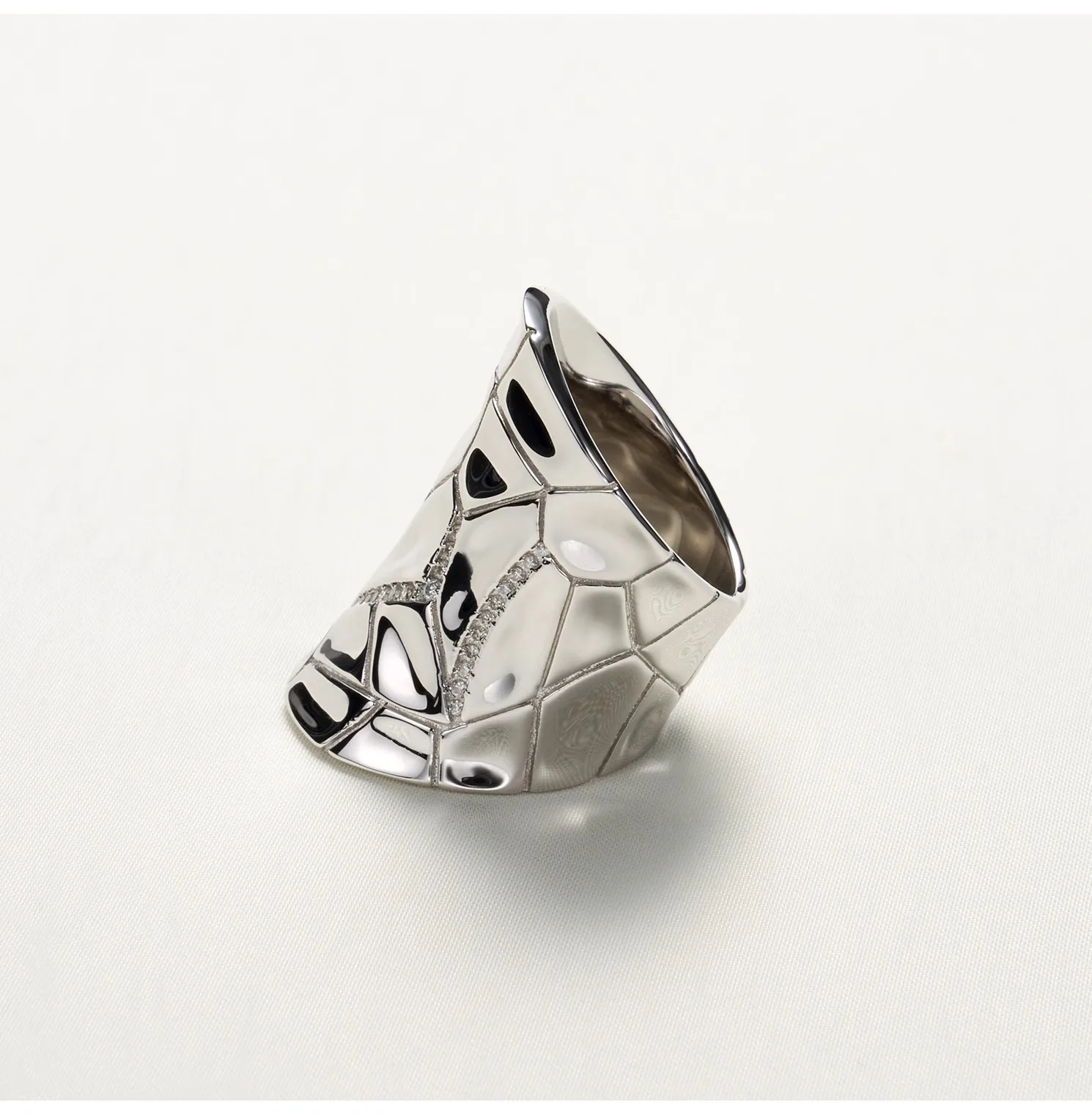 Elegant and Versatile S925 Silver Irregular Sparkling Wide-face Temperament Trendy and Cool Finger Ring
Elegant and Versatile S925 Silver Irregular Sparkling Wide-face Temperament Trendy and Cool Finger Ring