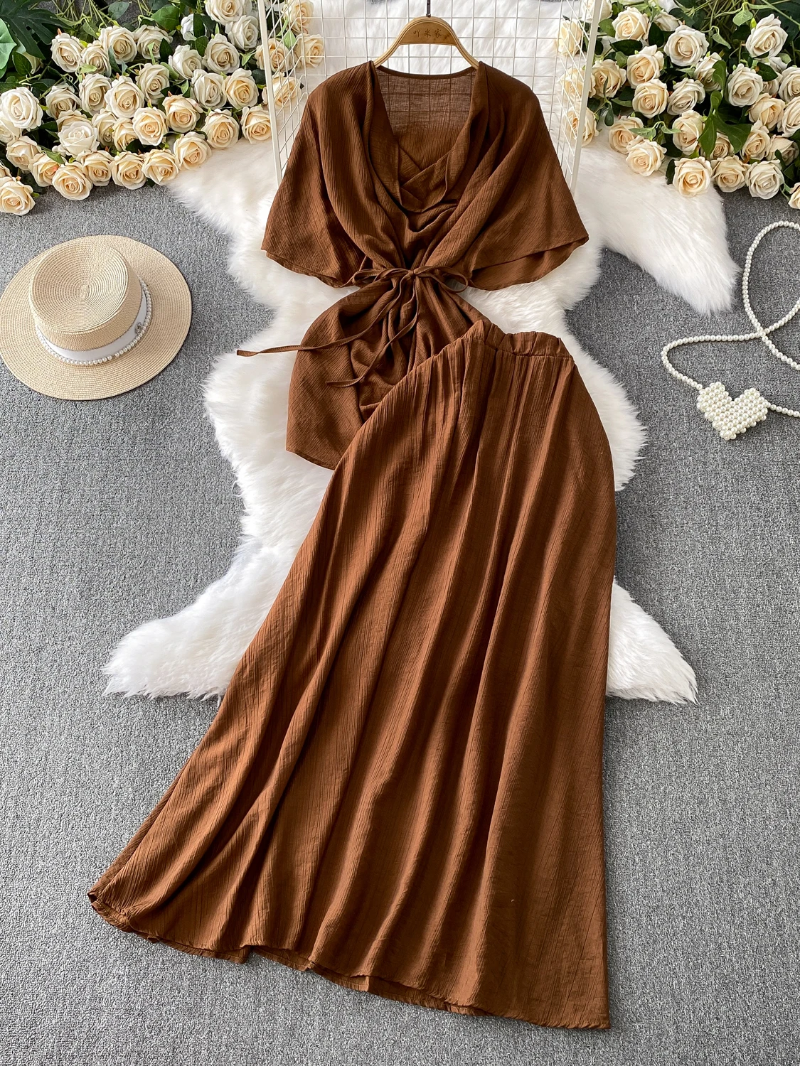 Soft Sle ort Sve irt And High Waist Skirt Two Piece Set V Ne Casual Faion Women's Clothing Summer Collection
Soft Sle ort Sve irt And High Waist Skirt Two Piece Set V Ne Casual Faion Women's Clothing Summer Collection