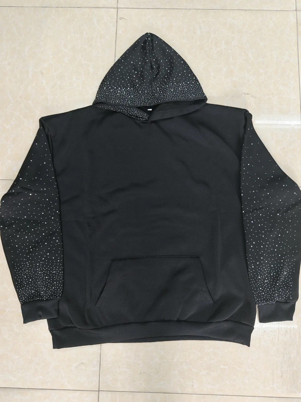 Мистическая готическая уличная одежда унисекс, толстовка с заниженными плечами и брюки с хрустальными украшениями
Мистическая готическая уличная одежда унисекс, толстовка с заниженными плечами и брюки с хрустальными украшениями