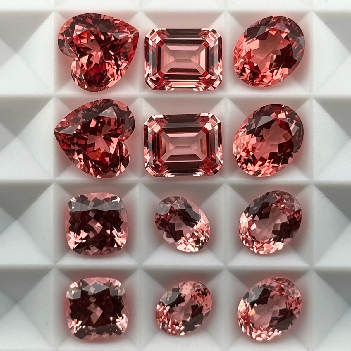 Изумрудная подушка в форме сердца, выращенная в лаборатории, овальная подушка принцессы, гидротермальные розовые драгоценные камни папалыча
Изумрудная подушка в форме сердца, выращенная в лаборатории, овальная подушка принцессы, гидротермальные розовые драгоценные камни папалыча