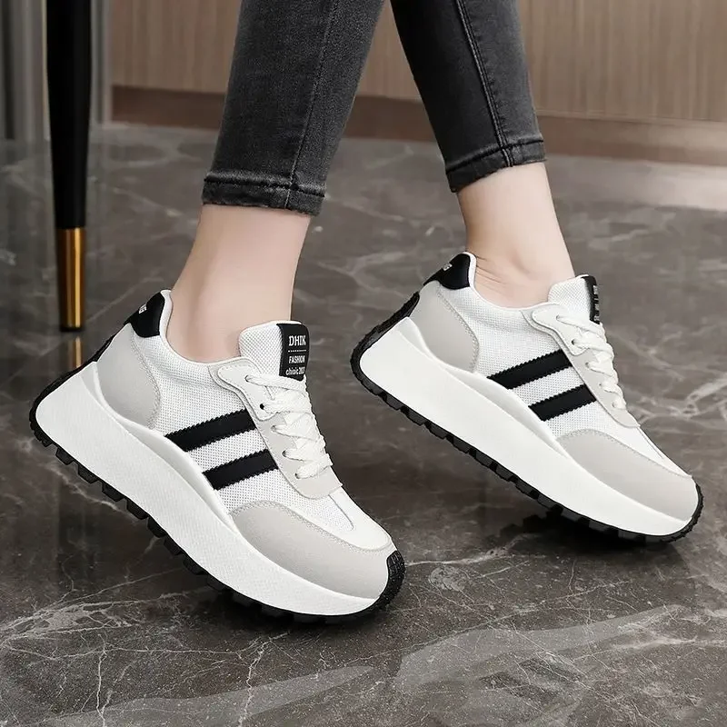 Leisure New Style Travel Shoes for Women, Height-increasing White Sneakers, Versatile Breathable Thick Sole Dad Shoes
Leisure New Style Travel Shoes for Women, Height-increasing White Sneakers, Versatile Breathable Thick Sole Dad Shoes