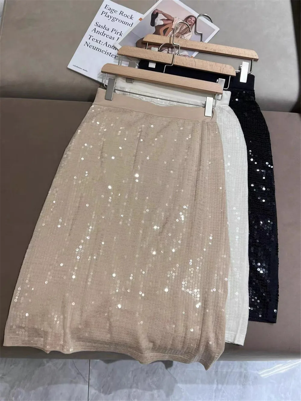 24 New B*C Heavy Beaded Wool Half Skirt Elastic Waist Lace Sequin Gauze Skirt
24 New B*C Heavy Beaded Wool Half Skirt Elastic Waist Lace Sequin Gauze Skirt