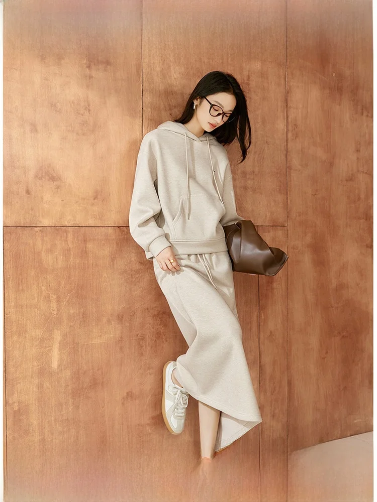 Thickened Oatmeal Hoodie Set Women's New Style Spring Fashion Outerwear Half Skirt Two-Piece Set Business Style Long Sleeve
Thickened Oatmeal Hoodie Set Women's New Style Spring Fashion Outerwear Half Skirt Two-Piece Set Business Style Long Sleeve