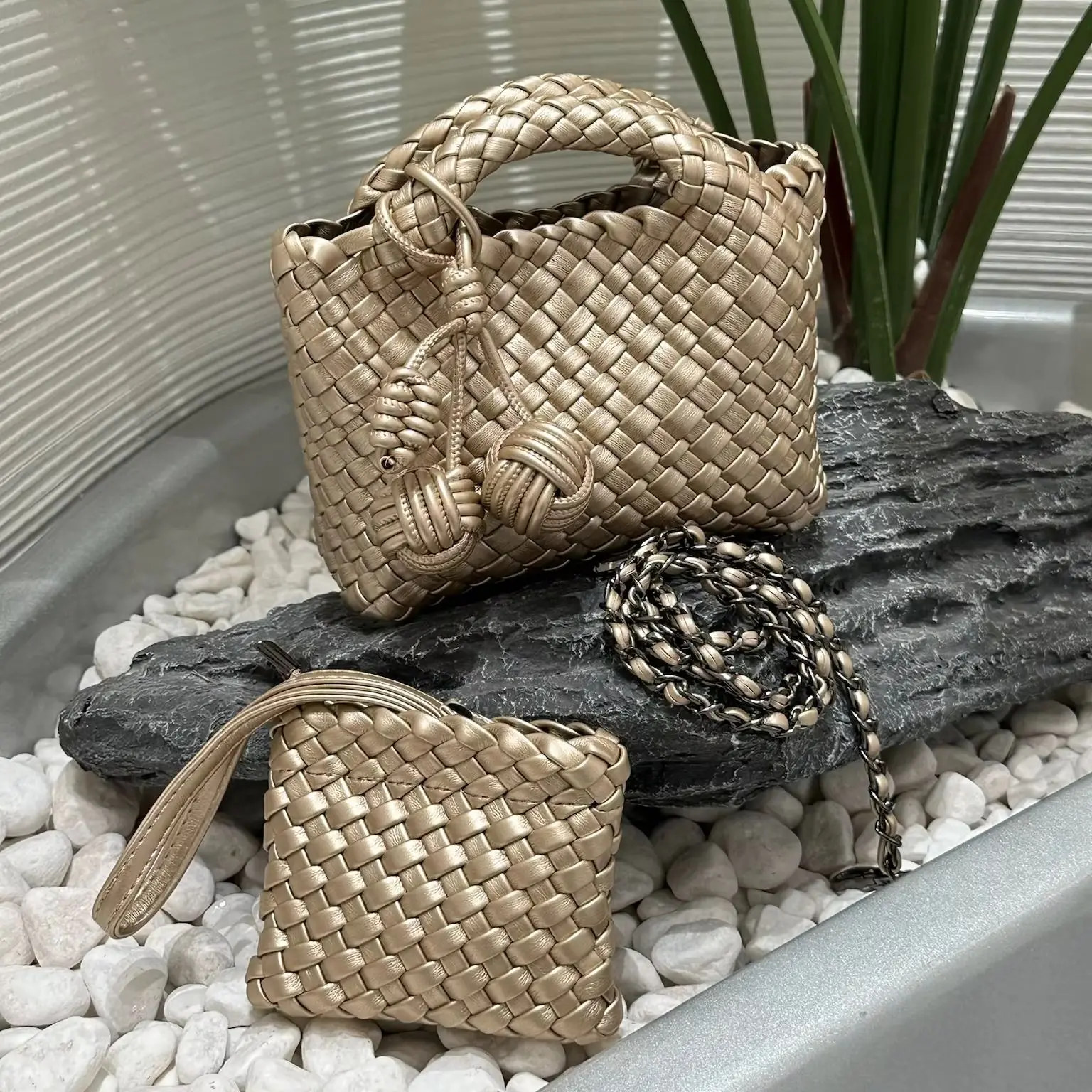 Women Braided PU Leather Handbag Mini 2Pcs Set With Pouch Woven Top Handle Bag Chain Retro Shopping Party Shoulder Bag
Women Braided PU Leather Handbag Mini 2Pcs Set With Pouch Woven Top Handle Bag Chain Retro Shopping Party Shoulder Bag