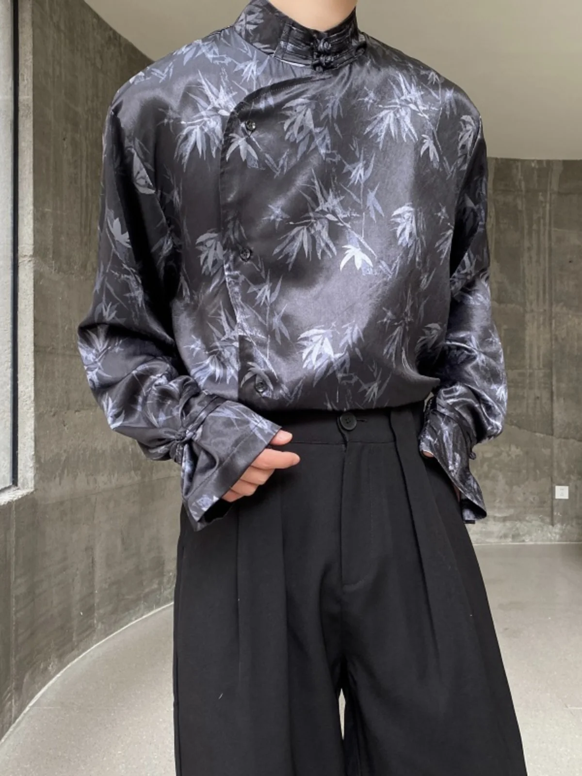 Новая китайская шелковая сатиновая рубашка с принтом, длинная, свободная, с воротником-стойкой, на пуговицах, для мужчин и женщин, модная, повседневная, свободного кроя
Новая китайская шелковая сатиновая рубашка с принтом, длинная, свободная, с воротником-стойкой, на пуговицах, для мужчин и женщин, модная, повседневная, свободного кроя