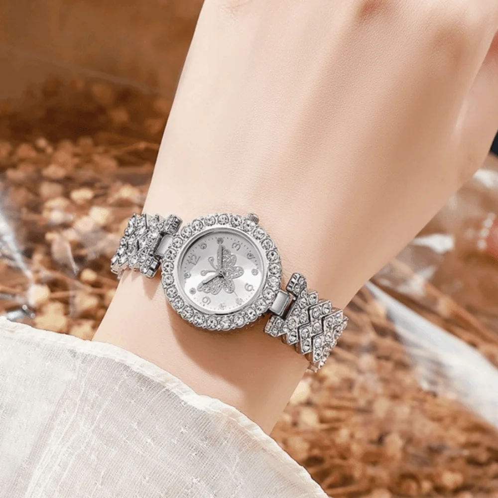 Rhinestone Inlaid Quartz Watch Butterfly Surface Design Diamond Decoration Diamond Watch Exquisite Decorative Quartz Movement
Rhinestone Inlaid Quartz Watch Butterfly Surface Design Diamond Decoration Diamond Watch Exquisite Decorative Quartz Movement