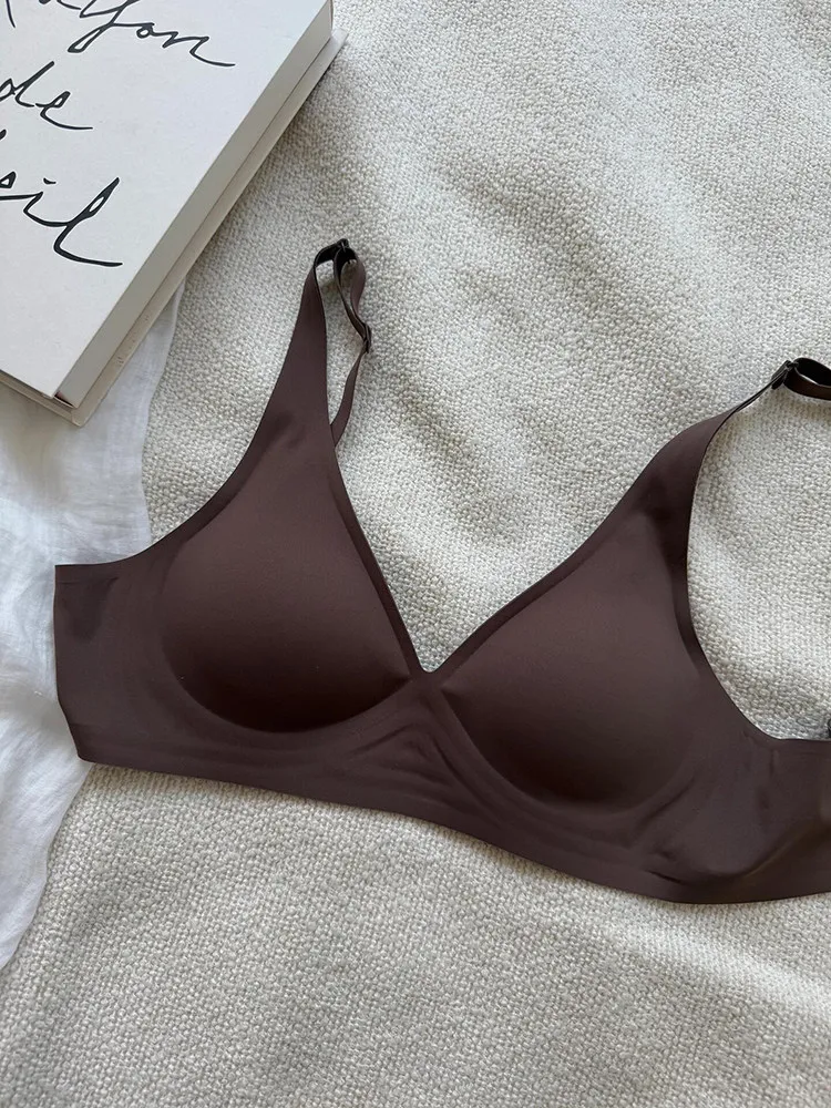 Wireless One-Piece Comfortable Seamless Bra Women's Invisible V-Neck Underwear Breathable No-Steel Ring Design Youth Female
Wireless One-Piece Comfortable Seamless Bra Women's Invisible V-Neck Underwear Breathable No-Steel Ring Design Youth Female