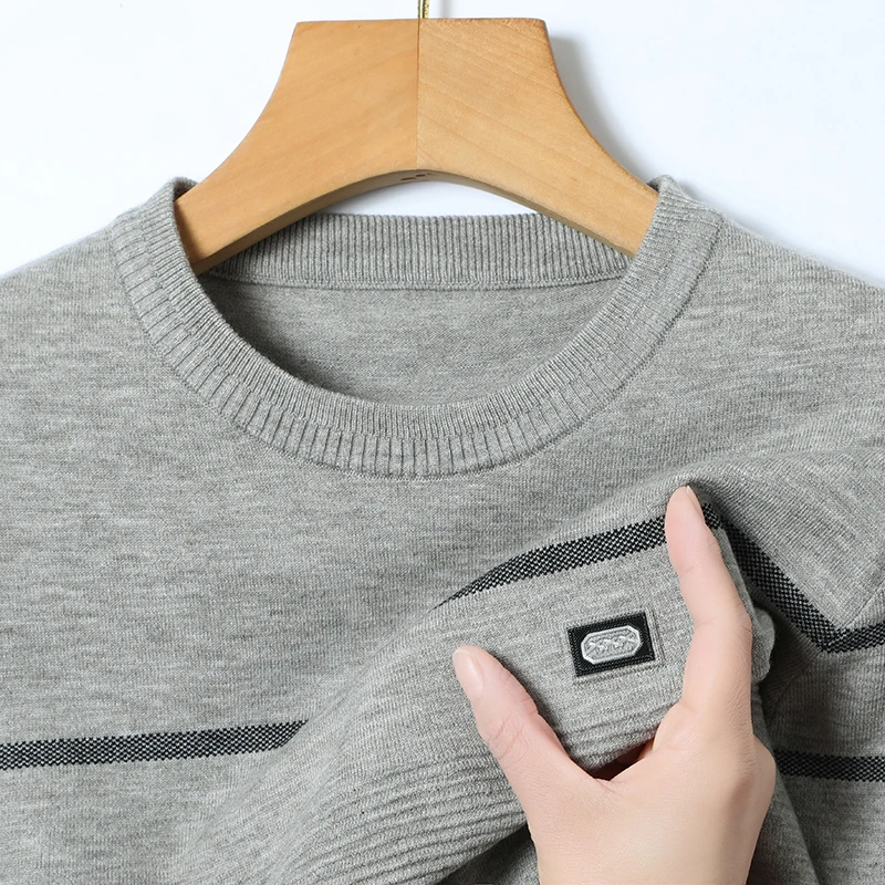 Casual Knitted Long Sve round Ne Men's T-irt Mid-aged Faionable Winter New Arrival Loose Fit Home Wear Trendy Sle
Casual Knitted Long Sve round Ne Men's T-irt Mid-aged Faionable Winter New Arrival Loose Fit Home Wear Trendy Sle