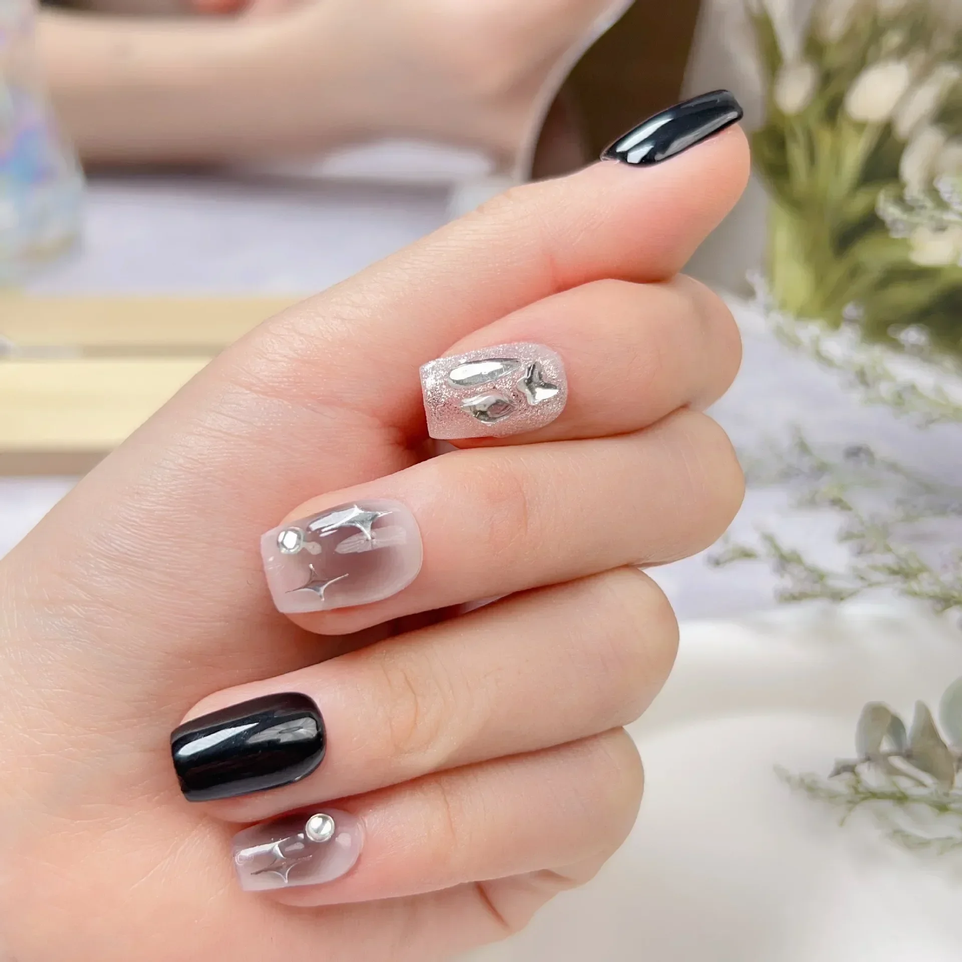 10Pcs Short Sweet and Cool Handmade Press On Nails Full Cover Design Round Head Fake Nail Artificial Manicure Wearable Nail Tips
10Pcs Short Sweet and Cool Handmade Press On Nails Full Cover Design Round Head Fake Nail Artificial Manicure Wearable Nail Tips