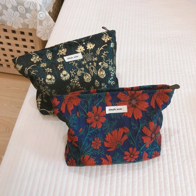 Large Capacity Women Travel Portable Storage Bag Fashion Vintage Flower Cosmetic Bag Female Mobile Phone Makeup Toiletry Bag
Large Capacity Women Travel Portable Storage Bag Fashion Vintage Flower Cosmetic Bag Female Mobile Phone Makeup Toiletry Bag