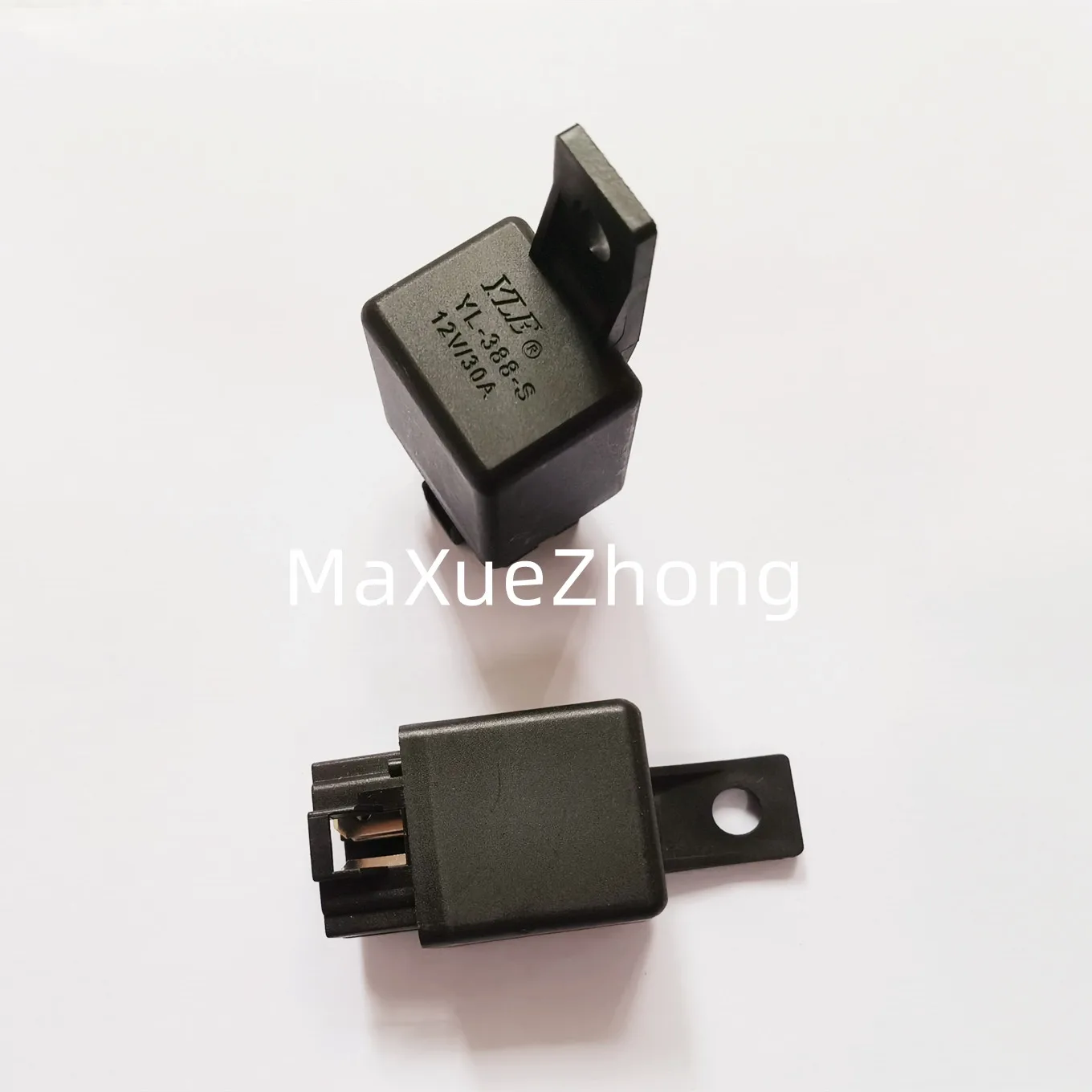 Original new 100% YLE relay 12V 4pin with the opening type automobile air conditioner relay 
Original new 100% YLE relay 12V 4pin with the opening type automobile air conditioner relay