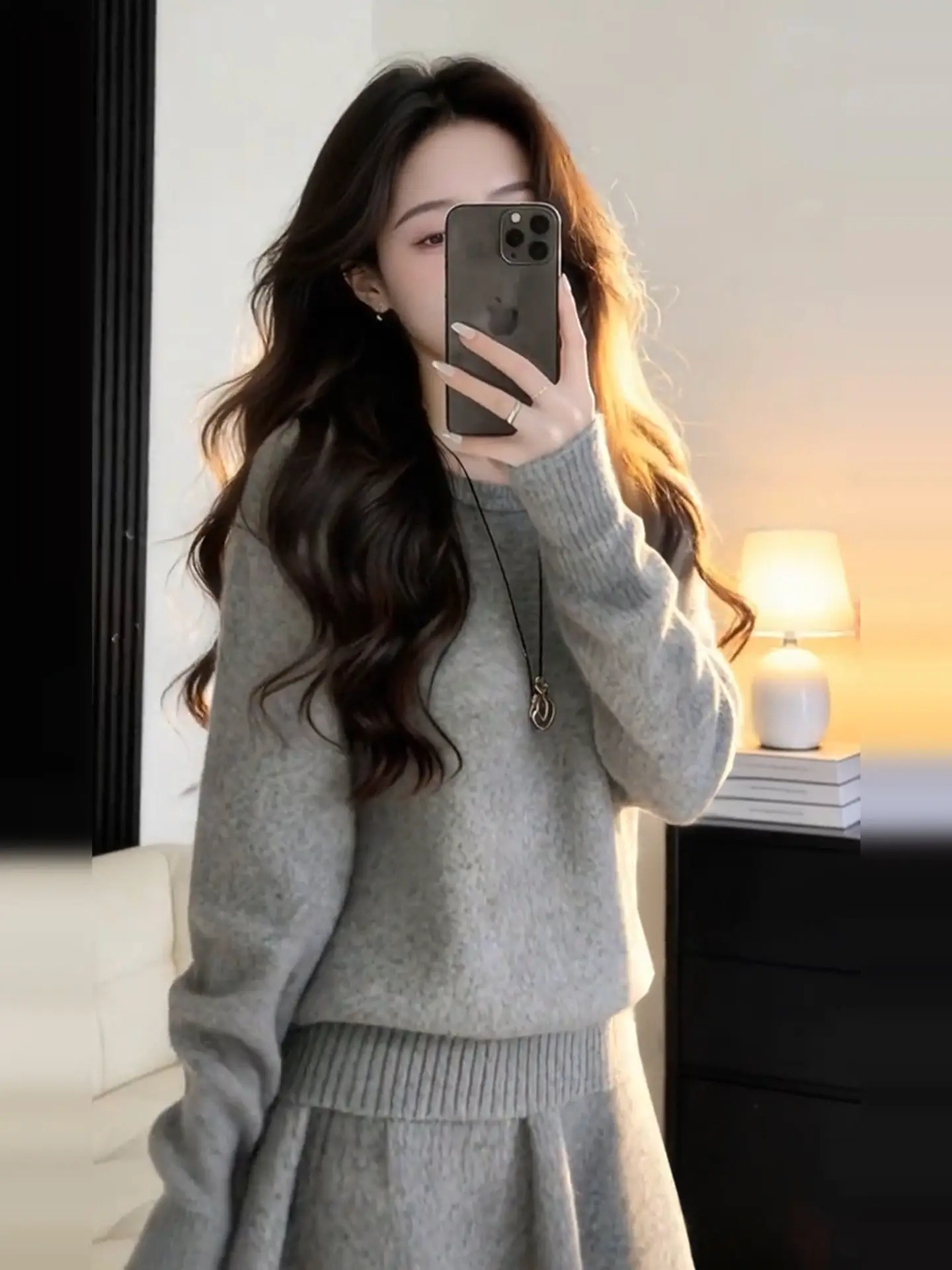 Commute Style Women's Grey round Neck Knitted Top High Waist Skirt Two Piece Set Korean Fashion Spring Casual Wear
Commute Style Women's Grey round Neck Knitted Top High Waist Skirt Two Piece Set Korean Fashion Spring Casual Wear