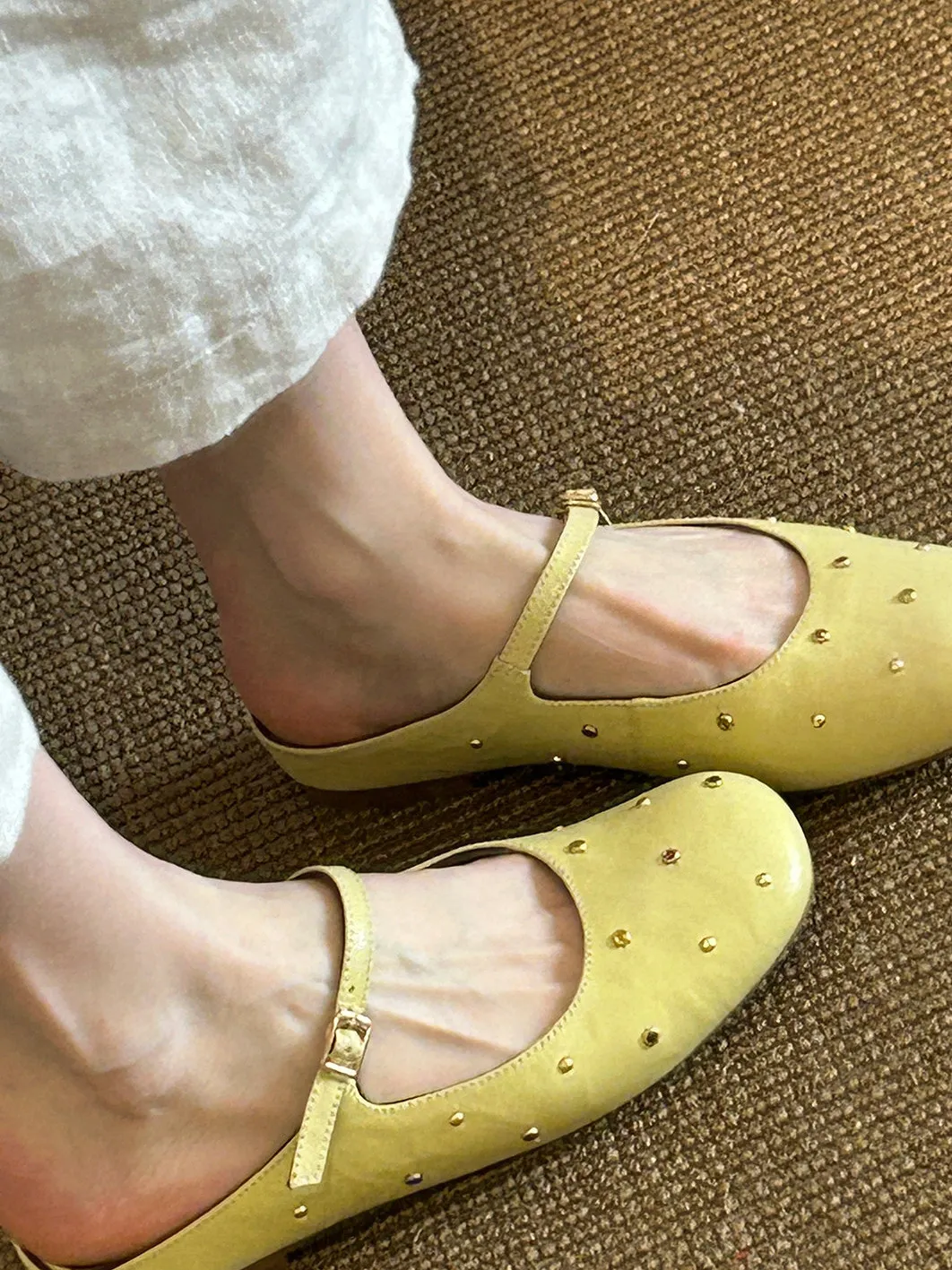 Yellow Slip-On Women's Summer Outdoor Fashion Flat Bottom round Head Toe Covering Sandals High Anti-Slip Rubber Bottom
Yellow Slip-On Women's Summer Outdoor Fashion Flat Bottom round Head Toe Covering Sandals High Anti-Slip Rubber Bottom