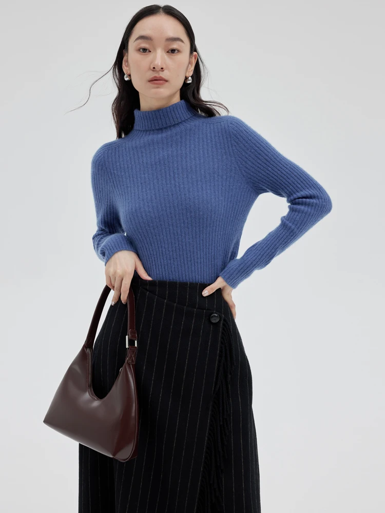 Женская зимняя одежда Blank Label mat Kangsenei 00 Camere Sl: цельный трикотажный базовый топ с высоким воротом, облегающий крой
Женская зимняя одежда Blank Label mat Kangsenei 00 Camere Sl: цельный трикотажный базовый топ с высоким воротом, облегающий крой