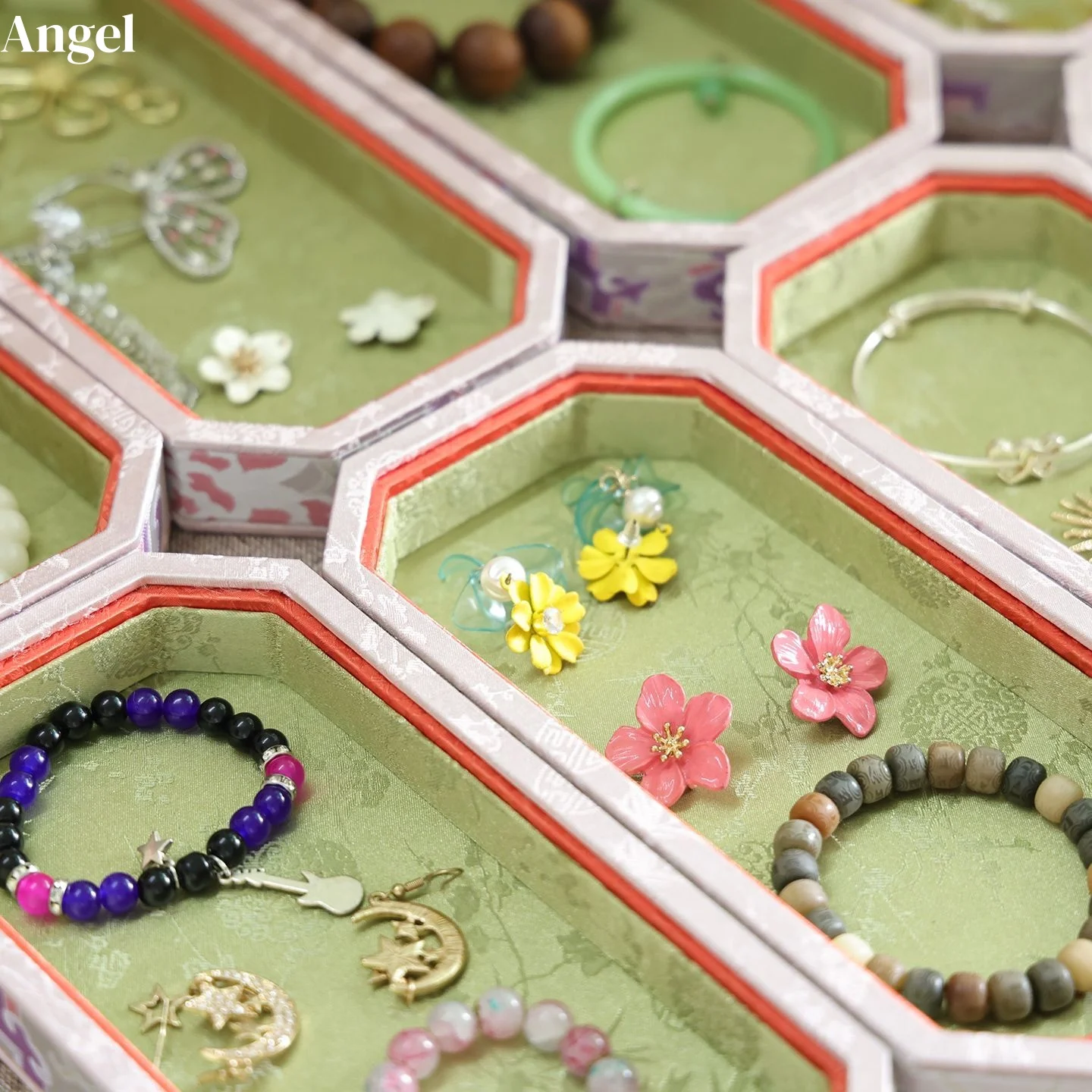 New Chinese Style Jewelry Display Tray, Palace Bracelet Storage Organizer Box, Wenwan Wooden Beads Counter Showcase for Jewelry
New Chinese Style Jewelry Display Tray, Palace Bracelet Storage Organizer Box, Wenwan Wooden Beads Counter Showcase for Jewelry