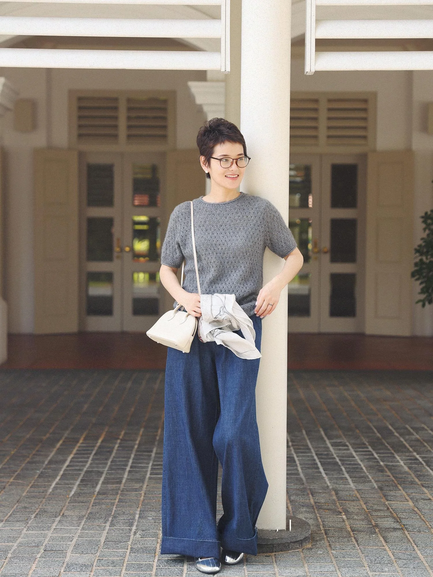 MsDidion Heavyweight Knitted ort Sve T-irt Silk Camere Hollow out Breathable Loose Fit round Ne Casual Top
MsDidion Heavyweight Knitted ort Sve T-irt Silk Camere Hollow out Breathable Loose Fit round Ne Casual Top