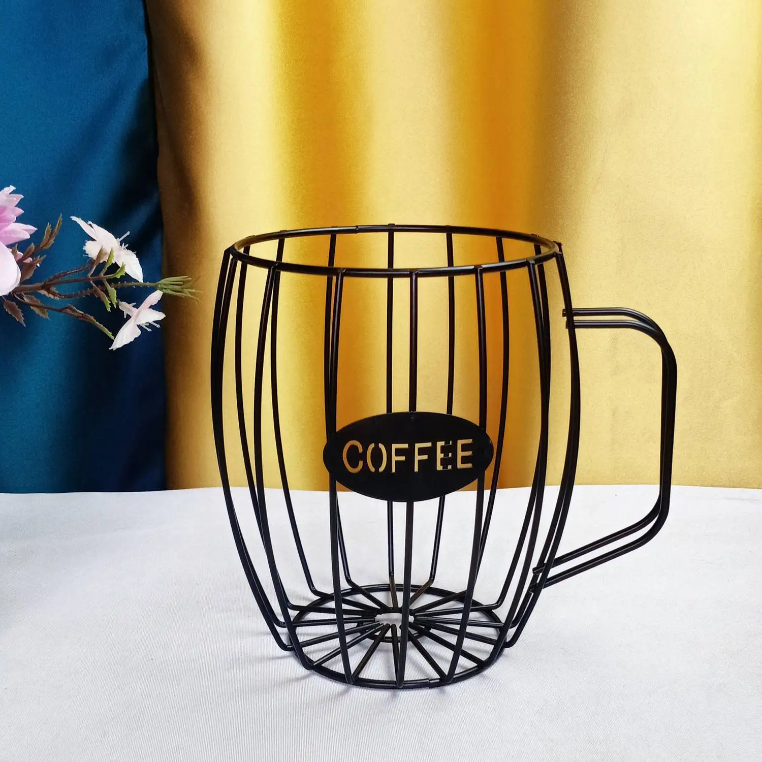 Полая корзина для хранения кофейных капсул для украшения дома и отеля
Полая корзина для хранения кофейных капсул для украшения дома и отеля