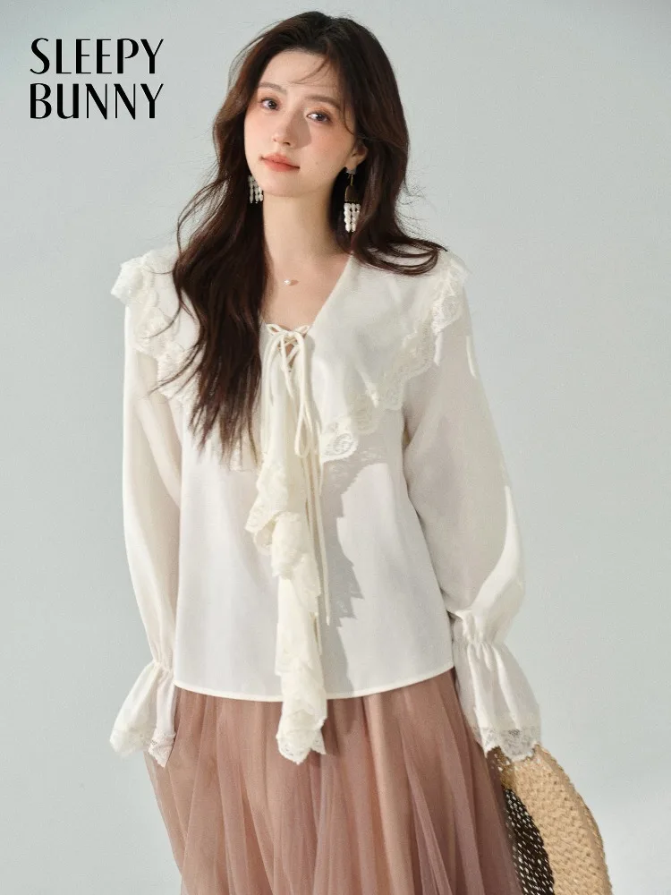 Elegant Lace Blouse French Vintage Long Sleeve Shirt Sweet Loose Ruffle Top for Women Autumn Casual Chic Soft Feminine Outfit
Elegant Lace Blouse French Vintage Long Sleeve Shirt Sweet Loose Ruffle Top for Women Autumn Casual Chic Soft Feminine Outfit