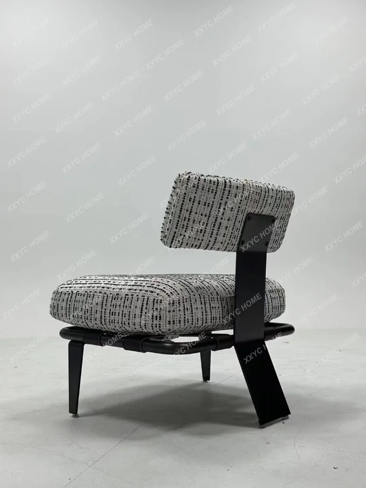 A Italian light luxury fabric lazy leisure chair small apartment living room single sofa chair
A Italian light luxury fabric lazy leisure chair small apartment living room single sofa chair