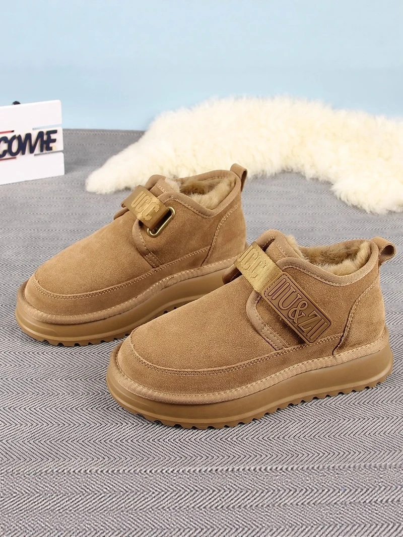 Men's Winter Thickened Fleece Lined Snow Boots Warm Bread Shoes Leather Fur Integrated below 40 Degrees Cold Resistant Northe...
Men's Winter Thickened Fleece Lined Snow Boots Warm Bread Shoes Leather Fur Integrated below 40 Degrees Cold Resistant Northe...