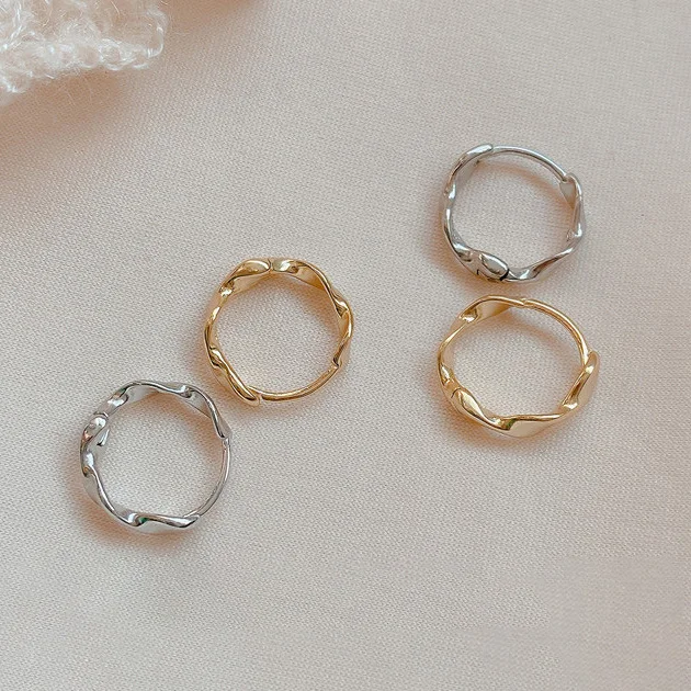 PONYKISS 925 Sterling Silver Mini Geometric Twisted Round Hoop Earrings for Women Classic Fine Jewelry Minimalist Accessories
PONYKISS 925 Sterling Silver Mini Geometric Twisted Round Hoop Earrings for Women Classic Fine Jewelry Minimalist Accessories