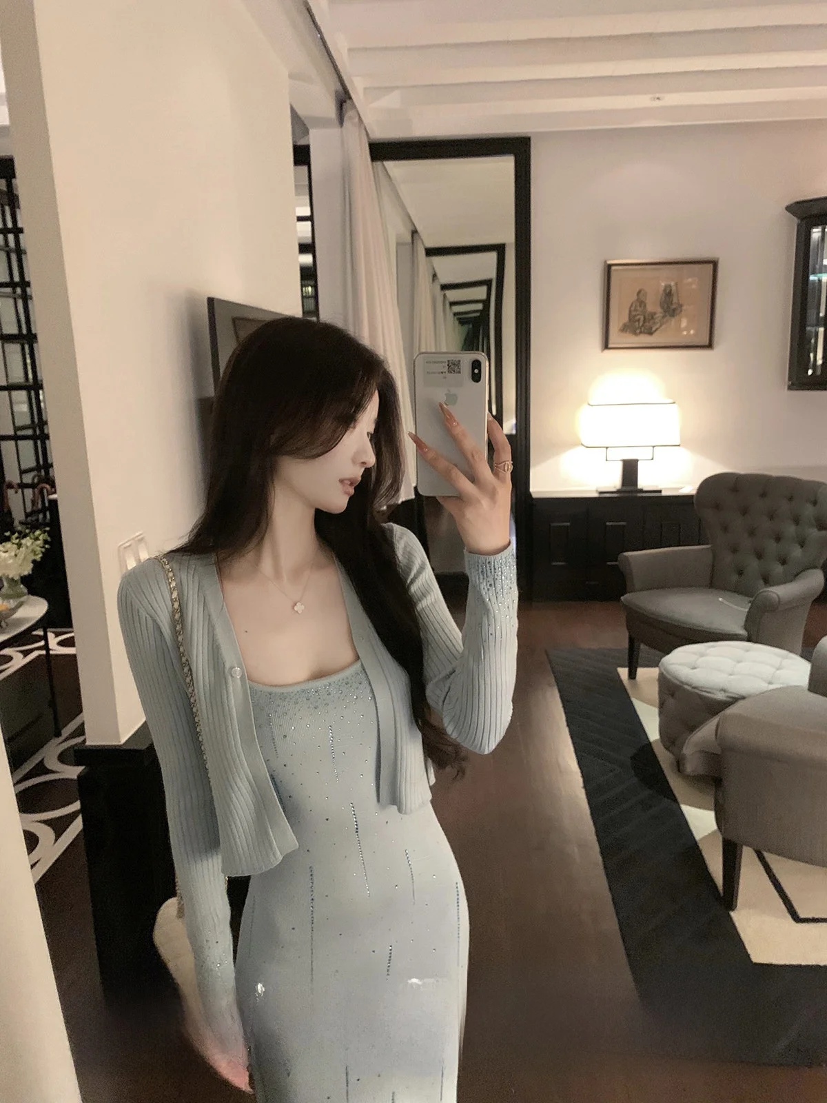 Комплект из короткого вязаного платья и свитера Paris Blue, облегающий, во французском стиле, женская модная повседневная одежда с длинными рукавами, цветной
Комплект из короткого вязаного платья и свитера Paris Blue, облегающий, во французском стиле, женская модная повседневная одежда с длинными рукавами, цветной