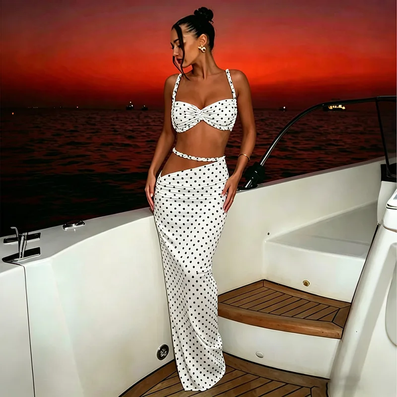 Leosoxs Polka Dot Print 2 Piece Set Women Hollow Out Halter Backless Bikini Tops + Bodycon Long Skirt Y2K Elegant Matching Suit
Leosoxs Polka Dot Print 2 Piece Set Women Hollow Out Halter Backless Bikini Tops + Bodycon Long Skirt Y2K Elegant Matching Suit
