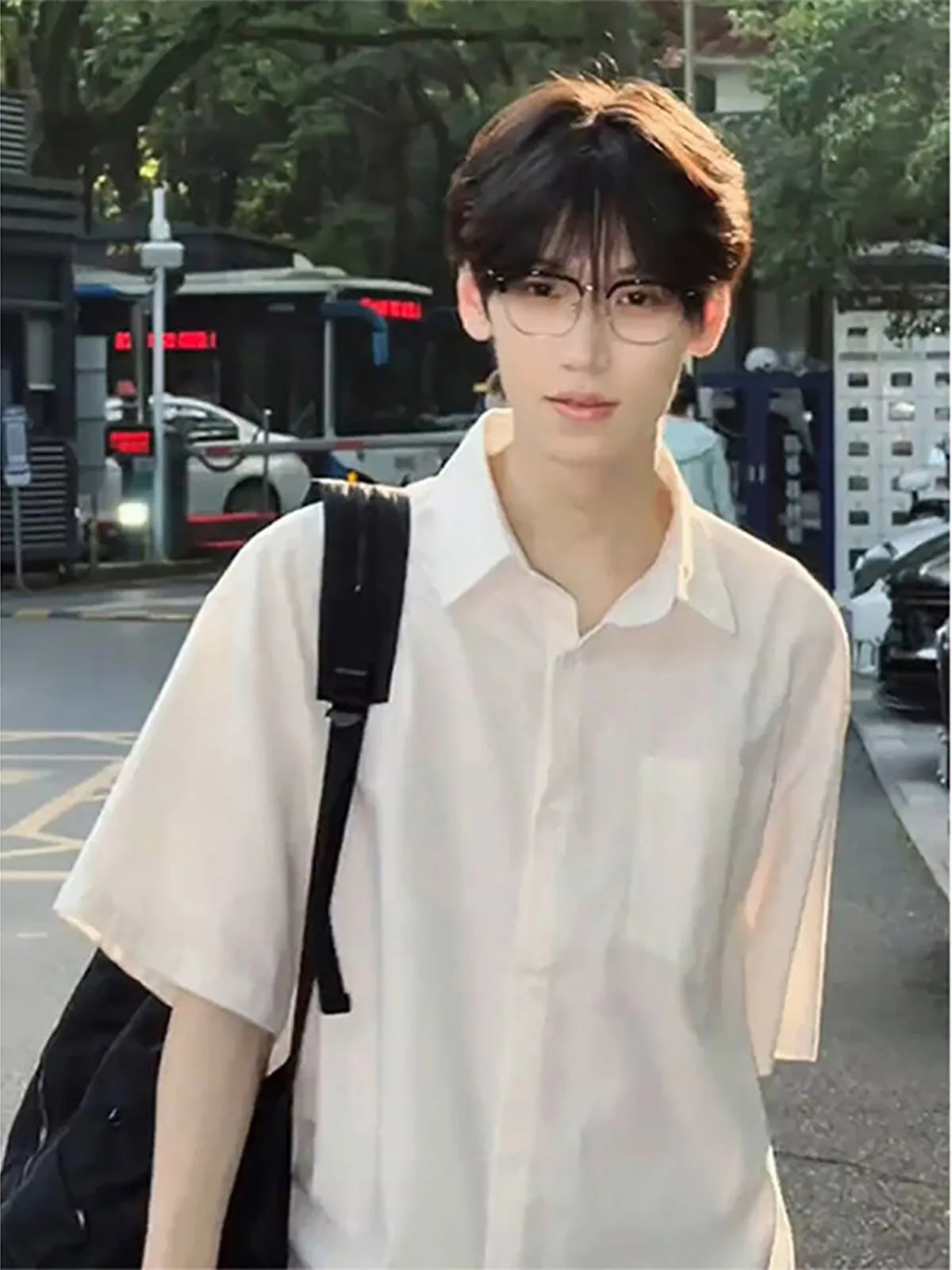 Casual Style White Short Sleeve Loose Fit Collared Shirt for Men Youthful Summer Five-Quarter Sleeve Casual Wear Pure Color
Casual Style White Short Sleeve Loose Fit Collared Shirt for Men Youthful Summer Five-Quarter Sleeve Casual Wear Pure Color