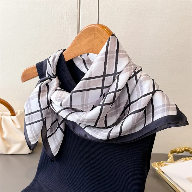 Роскошный клетчатый дизайн с принтом, шаль, квадратный шарф для женщин, атласные модные накидки, шейный платок, женские ленты для волос, повязка на голову, бандана
Роскошный клетчатый дизайн с принтом, шаль, квадратный шарф для женщин, атласные модные накидки, шейный платок, женские ленты для волос, повязка на голову, бандана