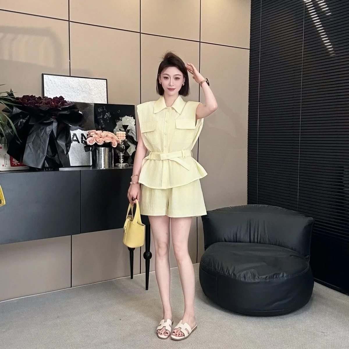 Sleeveless Female Shorts Promotion New Coordinated Novelty in Full Clothing Trend 2025 Two-piece Kit Women's Short Sets 2 Pieces
Sleeveless Female Shorts Promotion New Coordinated Novelty in Full Clothing Trend 2025 Two-piece Kit Women's Short Sets 2 Pieces
