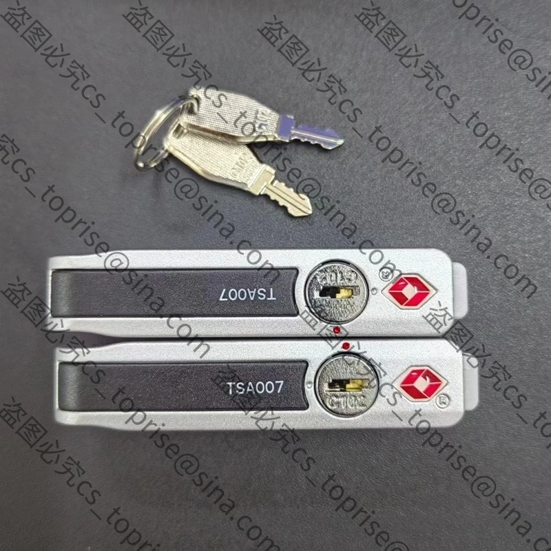 Suitable for LuggageLock Aluminum Frame Box Frame Lock TSA007 CustomsLock C102 KeyLock M8015 Trolley Case Maintenance Lock
Suitable for LuggageLock Aluminum Frame Box Frame Lock TSA007 CustomsLock C102 KeyLock M8015 Trolley Case Maintenance Lock