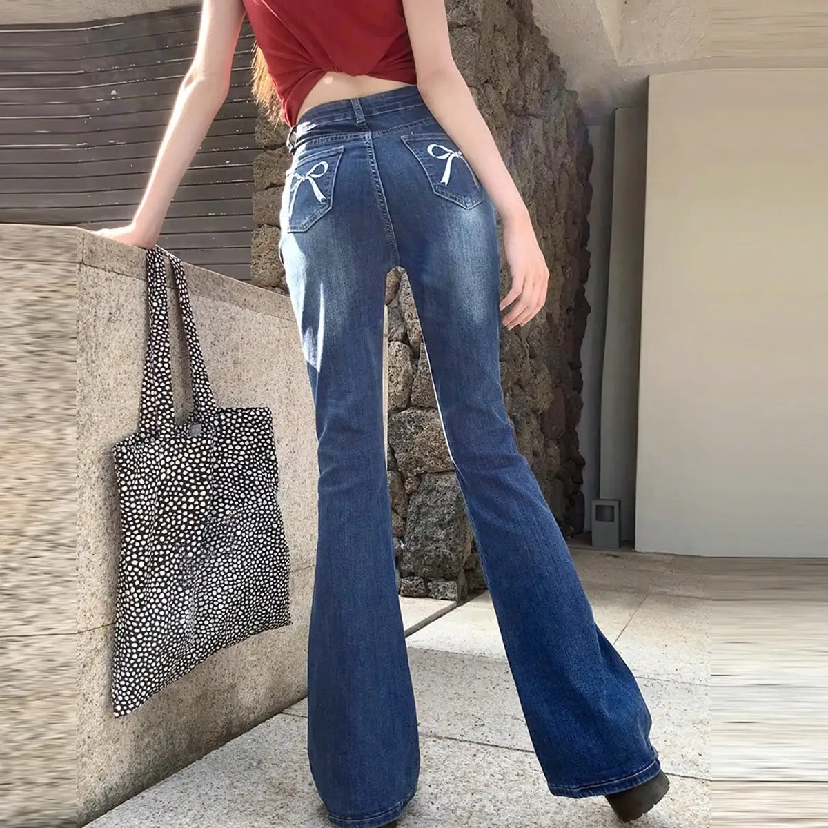Korean Style Sweet Back Bow Printed Bell-Bottom Pants for Women in Autumn and Winter, Fashionable and Slim Fit Jeans
Korean Style Sweet Back Bow Printed Bell-Bottom Pants for Women in Autumn and Winter, Fashionable and Slim Fit Jeans