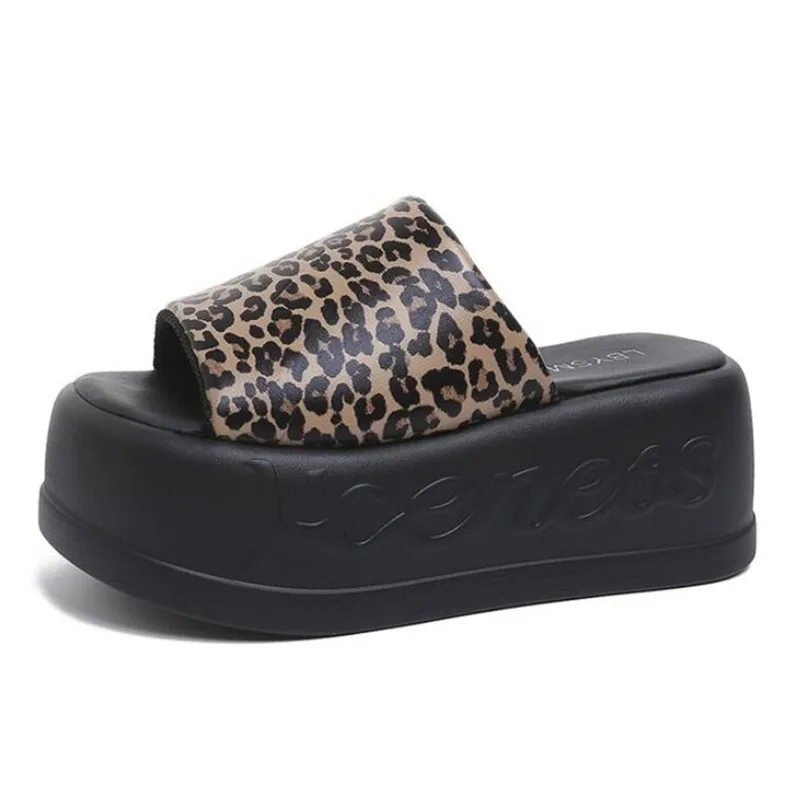 New 2026 Genuine Pu Leather Women Slippers Flower High Heels Wedges Summer Shoes Platform Retro Handmade Women Leather Slipper
New 2026 Genuine Pu Leather Women Slippers Flower High Heels Wedges Summer Shoes Platform Retro Handmade Women Leather Slipper