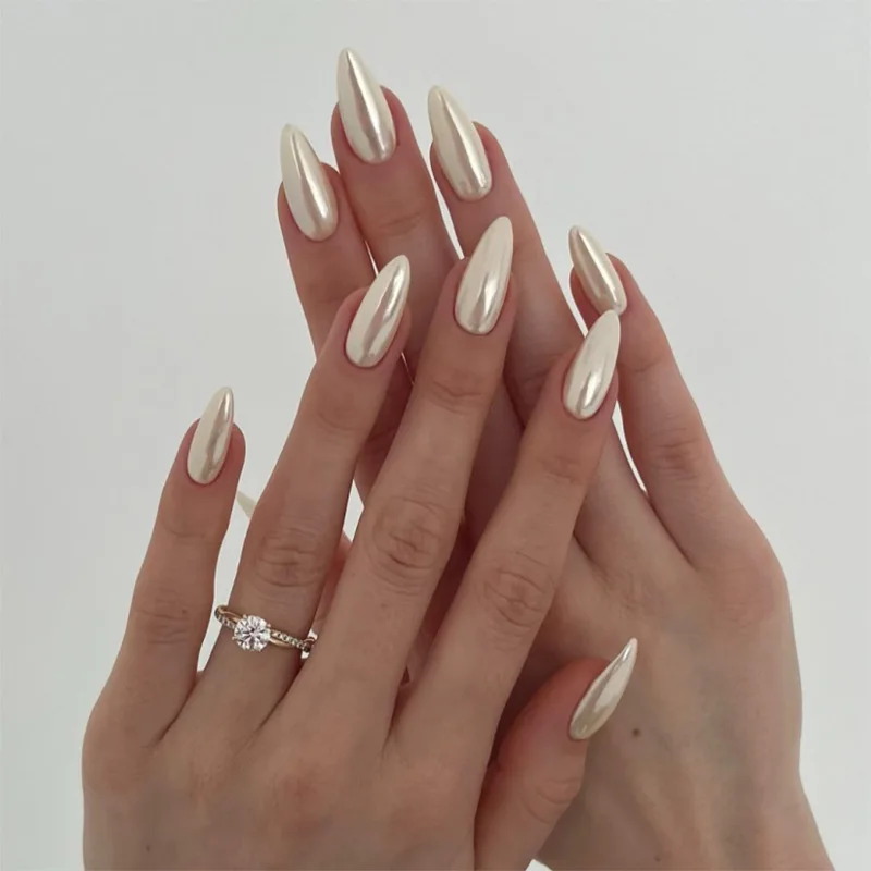 24pcs Glitter White Press on Nails Simple Solid Color Design Almond False Nails Tip Mid-length Fake Nail Datachable Manicure Set
24pcs Glitter White Press on Nails Simple Solid Color Design Almond False Nails Tip Mid-length Fake Nail Datachable Manicure Set