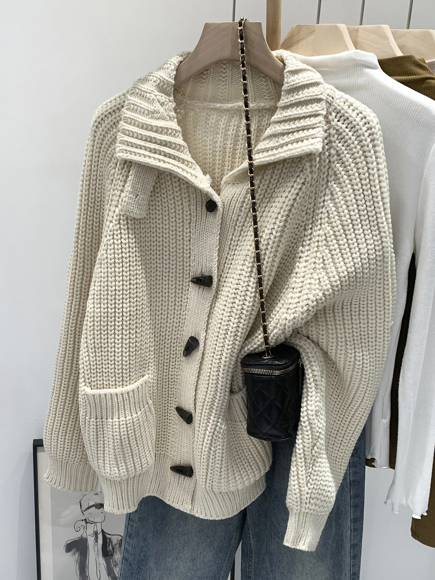 Women's Loose Knitted Sweater Coat Half High Collar Button up Inner Wear Faux Fur Cuffs Autumn Winter Vintage Style Top
Women's Loose Knitted Sweater Coat Half High Collar Button up Inner Wear Faux Fur Cuffs Autumn Winter Vintage Style Top