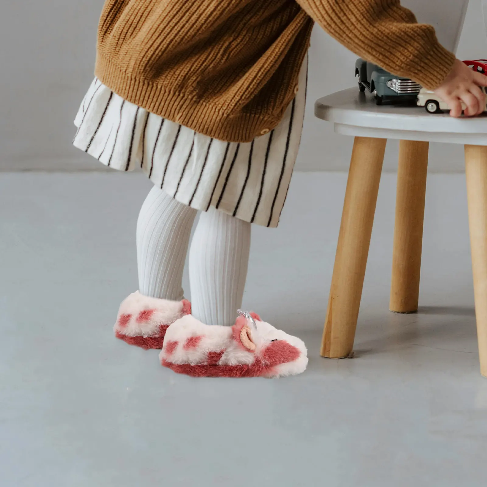 1Pair Adorable Cartoon Cow Slippers Soft Warm Indoor Shoes Baby Girls Cozy Comfortable Toddler Girls House Footwear
1Pair Adorable Cartoon Cow Slippers Soft Warm Indoor Shoes Baby Girls Cozy Comfortable Toddler Girls House Footwear