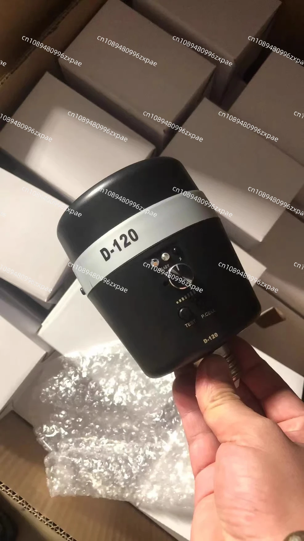 Small studio flash Overlord E series 120W studio light Small studio Taobao photography light
Small studio flash Overlord E series 120W studio light Small studio Taobao photography light