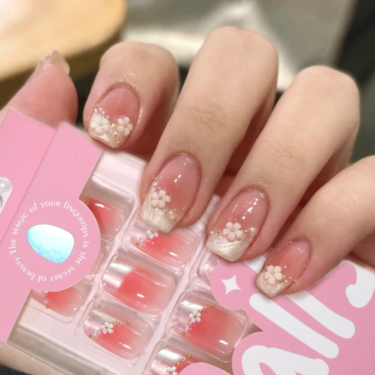 24pcs Short Square False Nail Tips Gradient White Flower Daisy Garden Press on Nails Ins Simple Korean Style Fake Nail Patches
24pcs Short Square False Nail Tips Gradient White Flower Daisy Garden Press on Nails Ins Simple Korean Style Fake Nail Patches