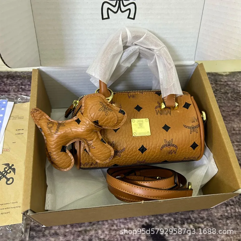 M's new high-quality mini printed Boston bag, letter pillow bag, commuter, shoulder messenger bag, women
M's new high-quality mini printed Boston bag, letter pillow bag, commuter, shoulder messenger bag, women