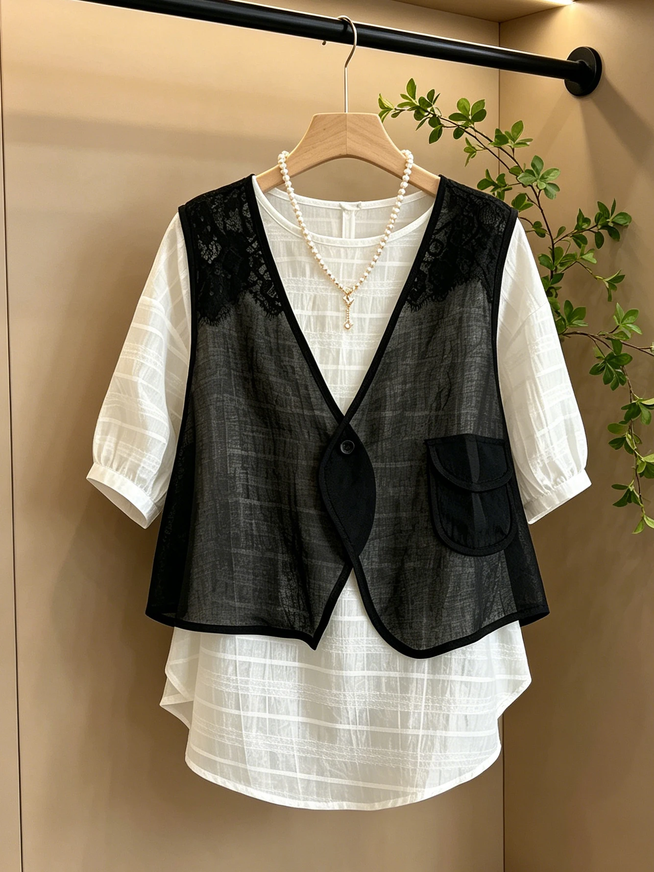 Fashionable Summer Outfit Women's plus Size Design Sensation Vest round Neck Short Sleeve Set Commute Style Regular Length
Fashionable Summer Outfit Women's plus Size Design Sensation Vest round Neck Short Sleeve Set Commute Style Regular Length